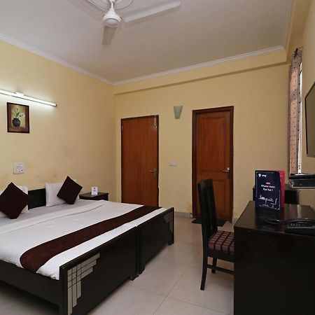 Oyo 6608 Sector 56 Hotel Badshahpur Luaran gambar
