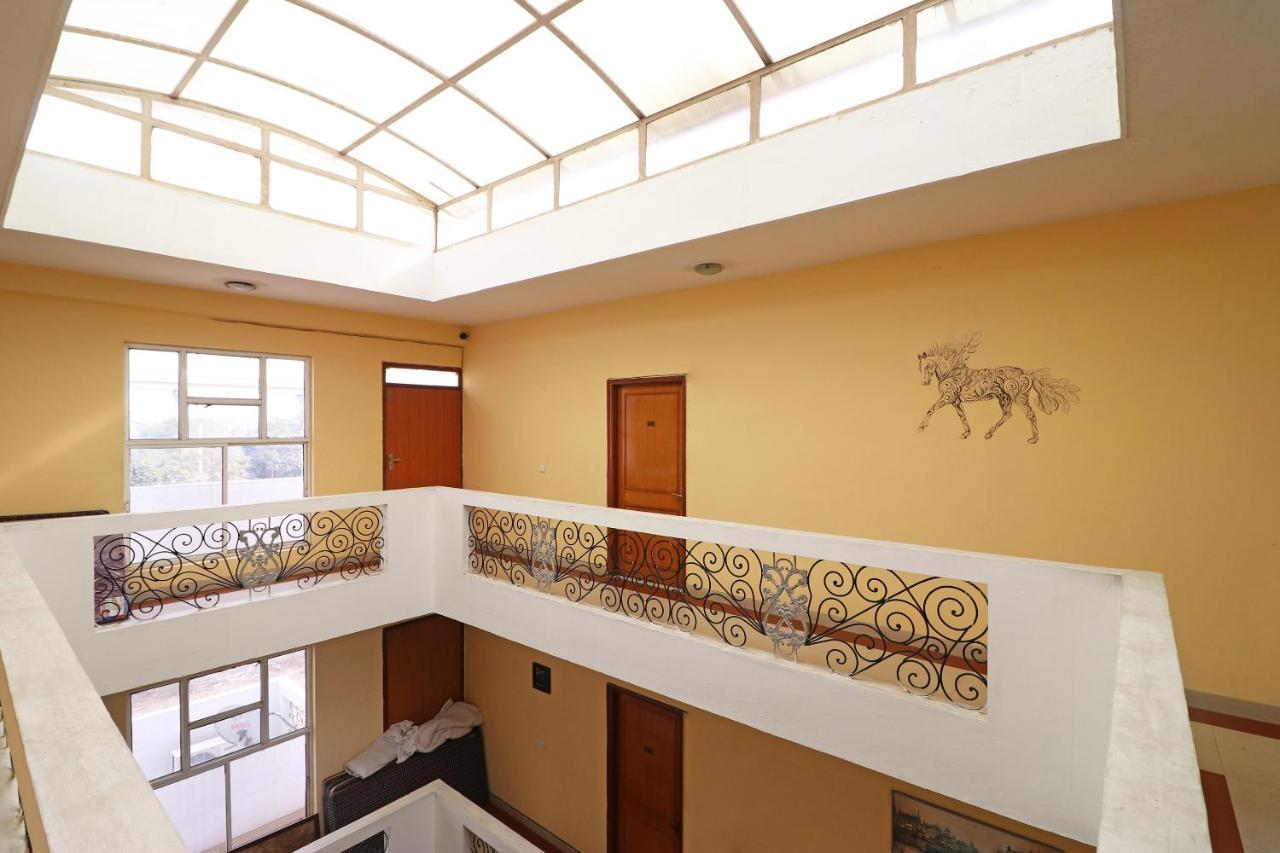 Oyo 6608 Sector 56 Hotel Badshahpur Luaran gambar