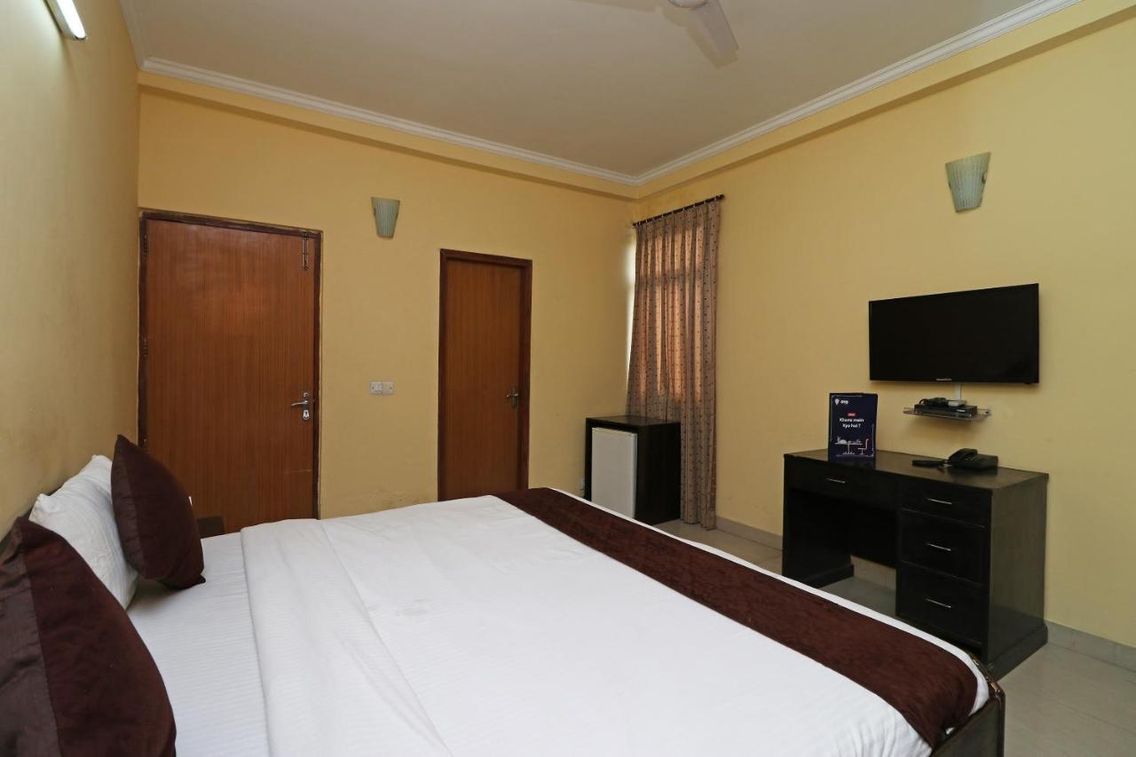 Oyo 6608 Sector 56 Hotel Badshahpur Luaran gambar